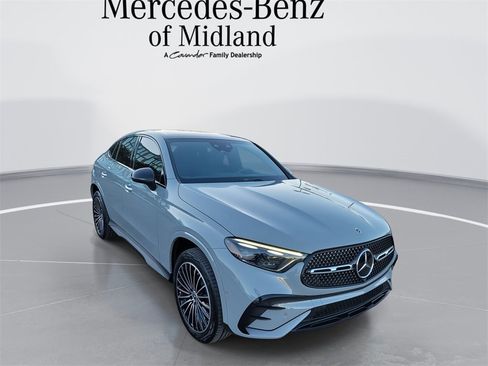 Used 2025 Mercedes-Benz GLC 300 4MATIC image 1