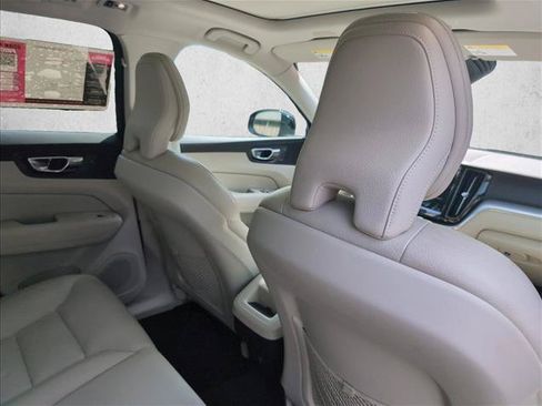 Used 2019 Volvo XC60 T5 Momentum w/ Premium Package AWD/4WD image 20