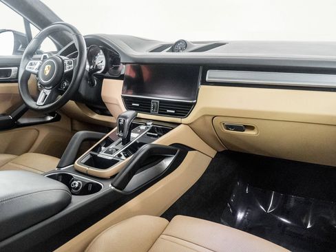 Used 2023 Porsche Cayenne Turbo w/ Premium Package Plus (PI3) image 36