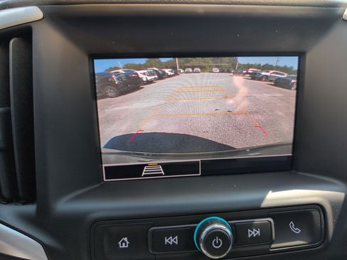 Used 2024 GMC Terrain SLE w/ Driver Convenience Package FWD image 23
