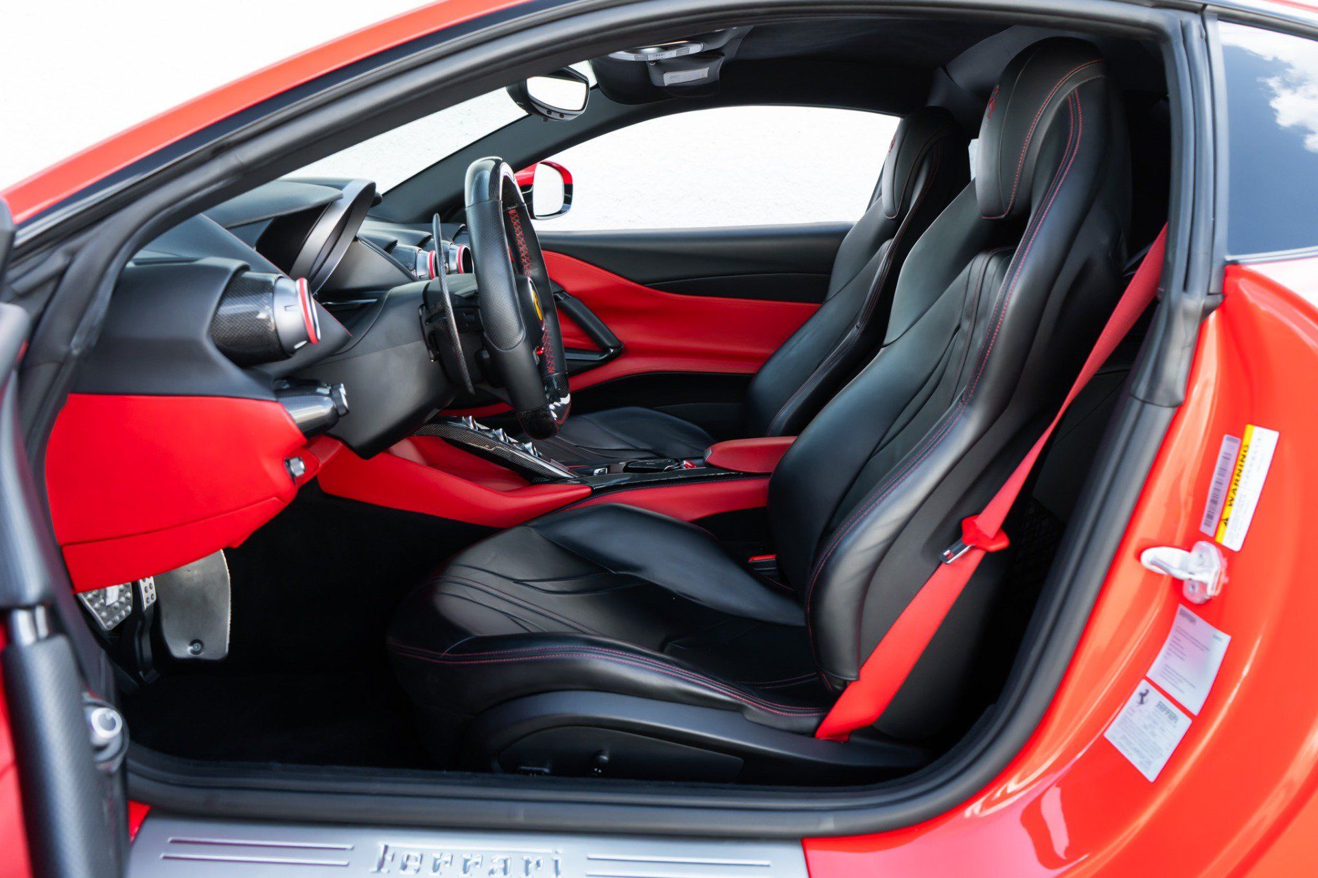 Used 2019 Ferrari 812 Superfast RWD image 6