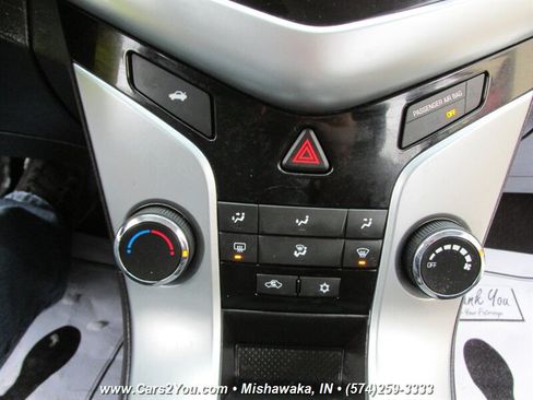 Used 2016 Chevrolet Cruze LT FWD image 25