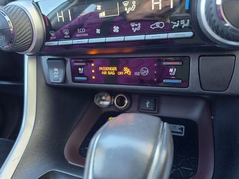 Used 2021 Toyota RAV4 Limited image 41