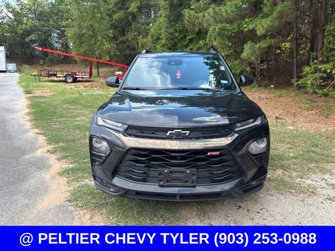 Used 2022 Chevrolet TrailBlazer RS w/ Sun and Liftgate Package FWD image 2