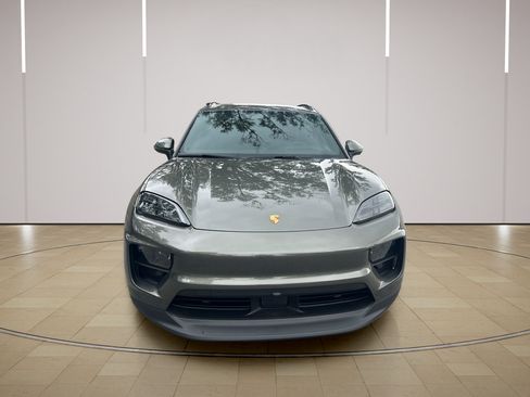 New 2026 Porsche Macan 4 Electric AWD/4WD image 10