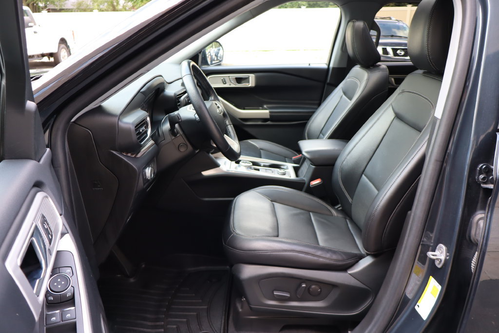 Used 2022 Ford Explorer Limited w/ Equipment Group 301A AWD/4WD image 21