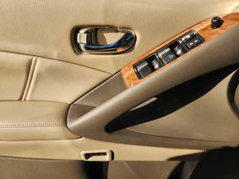 Used 2014 Nissan Murano LE w/ Platinum Edition Package image 29