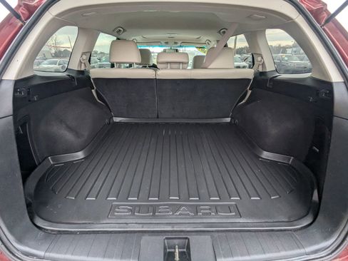 Used 2011 Subaru Outback 2.5i Limited w/ PWR Moonroof Pkg image 9