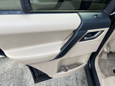 Used 2014 Land Rover LR2 Base image 25