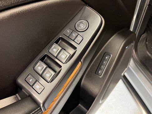 Used 2020 GMC Yukon XL Denali w/ Denali Ultimate Package image 22