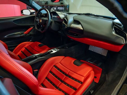 Used 2021 Ferrari SF90 Stradale AWD/4WD image 17