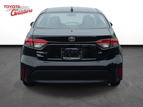 Used 2025 Toyota Corolla LE FWD image 6