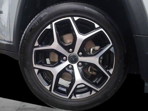Used 2025 Jeep Compass Limited AWD/4WD image 3