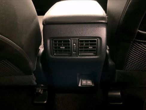 Used 2025 Toyota 4Runner SR5 AWD/4WD image 27