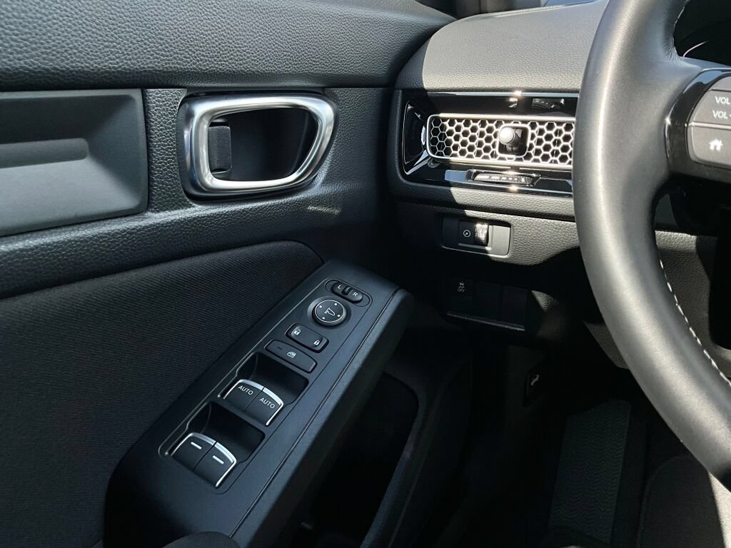 Used 2025 Honda Civic Sport image 22