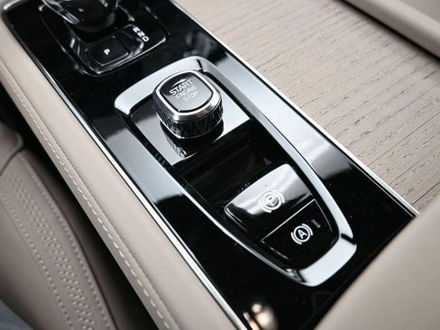 New 2026 Volvo XC90 B6 Plus w/ Protection Package Premier image 20