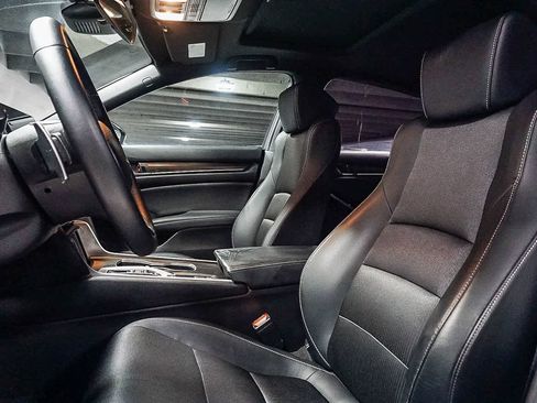 Used 2018 Honda Accord Sport image 19