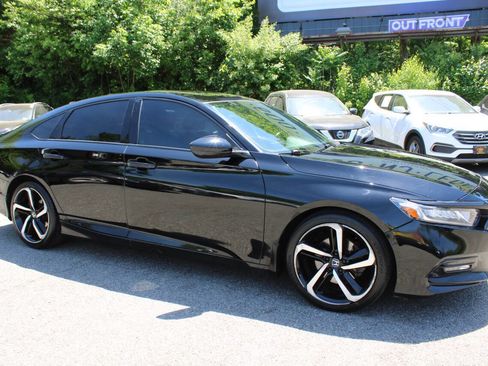 Used 2019 Honda Accord Sport image 5