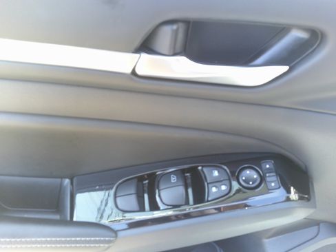 Used 2023 Nissan Altima 2.5 SV AWD/4WD image 15