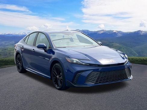Used 2025 Toyota Camry SE AWD/4WD image 8