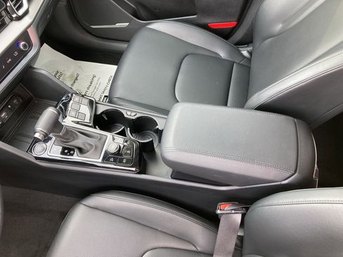 Used 2025 Kia Sportage EX image 24
