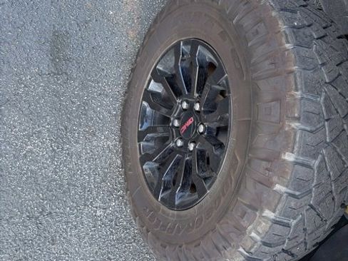 Used 2023 GMC Sierra 1500 AT4X image 1