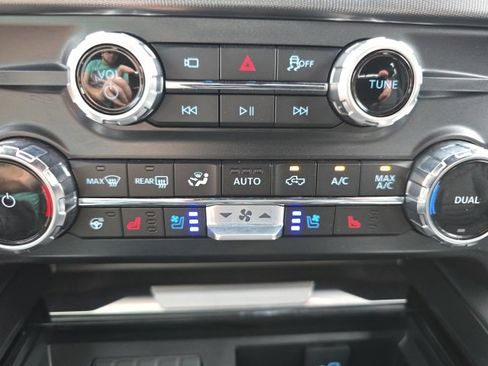 Certified 2025 Ford F250 Platinum image 20