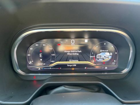 Used 2022 GMC Yukon AT4 AWD/4WD image 32