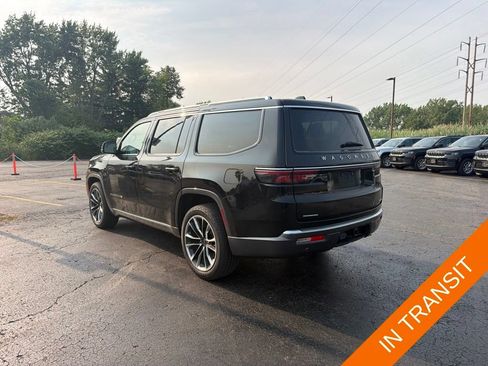 Certified 2022 Jeep Wagoneer Series III w/ Premium Group I AWD/4WD image 7