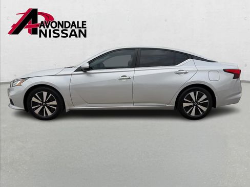 Certified 2022 Nissan Altima 2.5 SV image 3