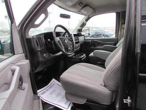 Used 2016 Chevrolet Express 3500 LT w/ LT Preferred Equipment Group RWD image 6