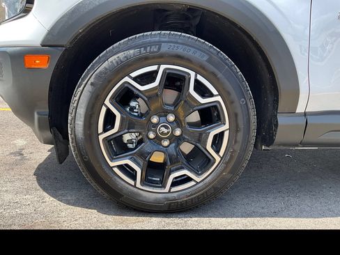 Used 2025 Ford Bronco Sport Outer Banks AWD/4WD image 15