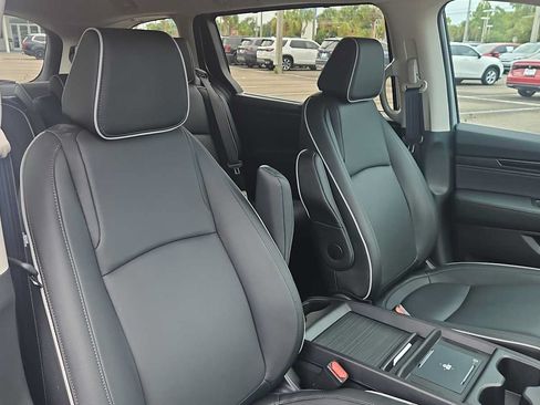 Certified 2026 Honda Odyssey Touring image 27