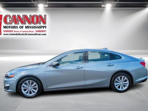 Used 2024 Chevrolet Malibu LT image 2