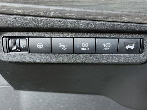 Used 2025 Nissan Ariya AWD image 13