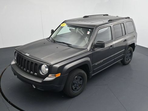 Used 2017 Jeep Patriot Sport AWD/4WD image 22