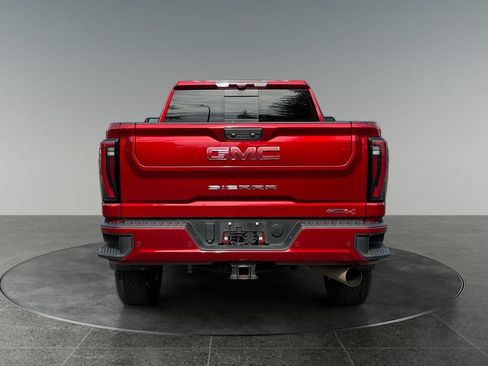 Used 2025 GMC Sierra 3500 AT4 w/ AT4 Premium Plus Package AWD/4WD image 8