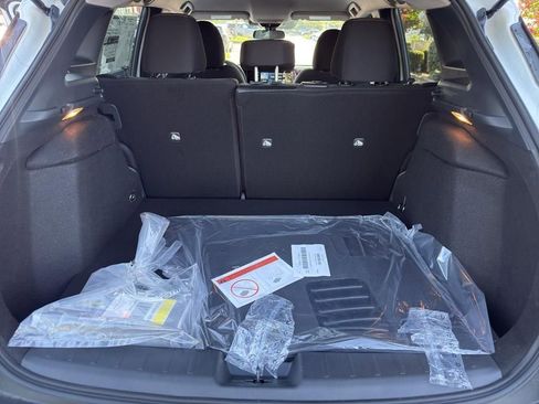 New 2025 Nissan Kicks SV image 30