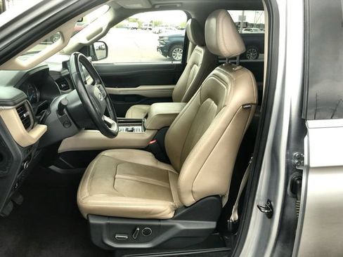 Used 2023 Ford Expedition Limited AWD/4WD image 11