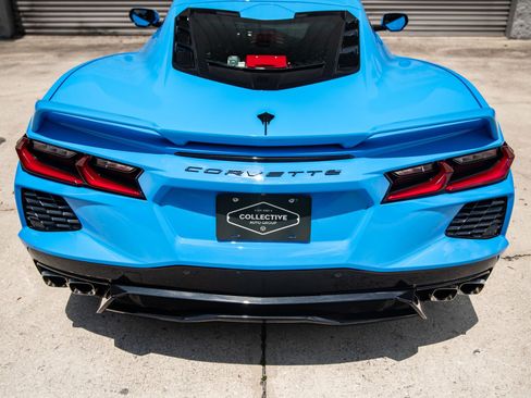 Used 2021 Chevrolet Corvette Stingray Coupe w/ Z51 Performance Package RWD image 21