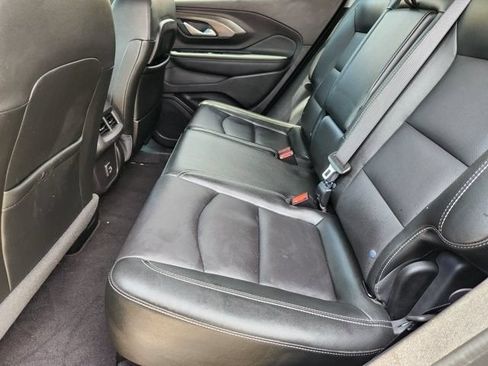 Used 2024 GMC Terrain SLT FWD image 29