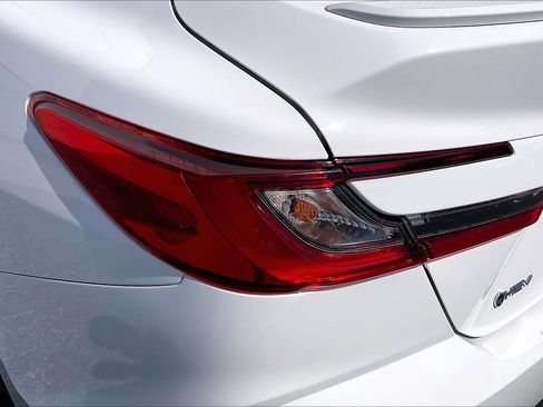 Used 2025 Toyota Camry SE FWD image 31