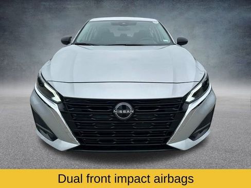 Used 2024 Nissan Altima 2.5 SV image 11