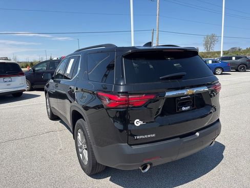 Used 2023 Chevrolet Traverse LT FWD image 7