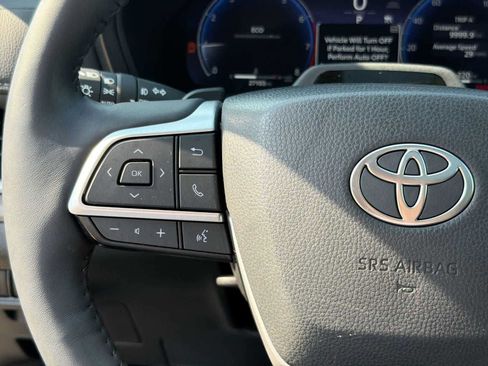 Used 2025 Toyota Grand Highlander AWD image 21