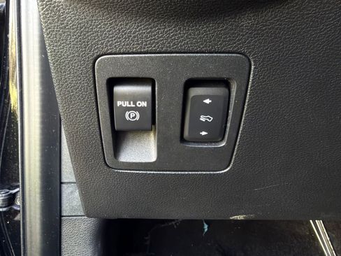 Used 2020 Ford F150 Lariat w/ Equipment Group 502A Luxury AWD/4WD image 24