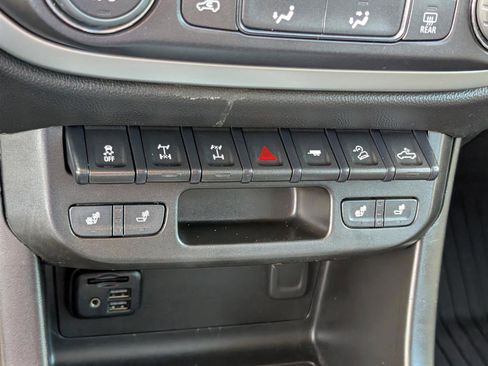 Used 2022 Chevrolet Colorado ZR2 w/ ZR2 Dusk Special Edition image 25