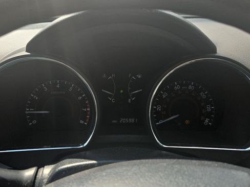 Used 2011 Toyota Highlander 4WD w/ Tech Pkg image 18