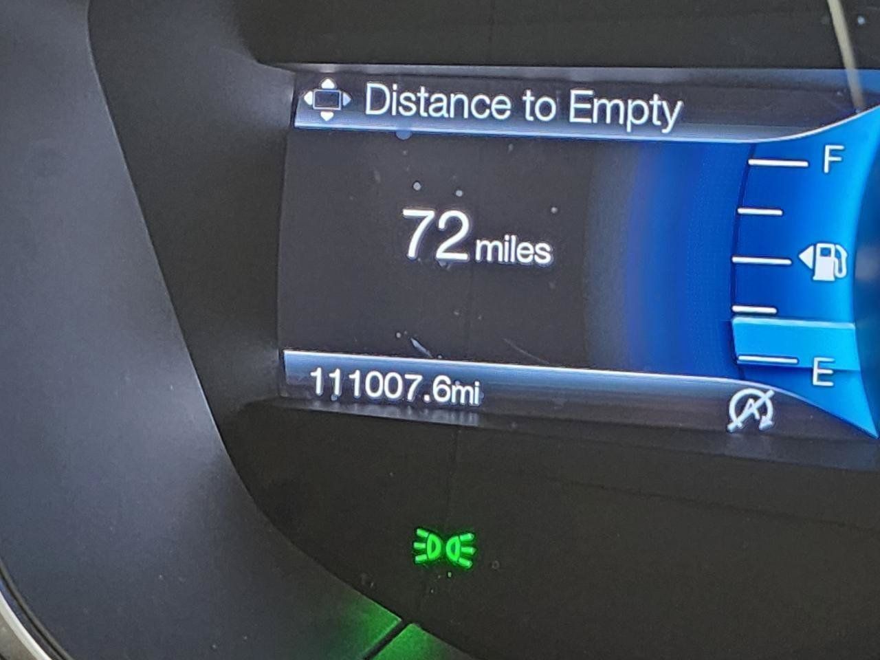 Used 2017 Ford Fusion SE w/ Fusion SE Technology Package FWD image 12