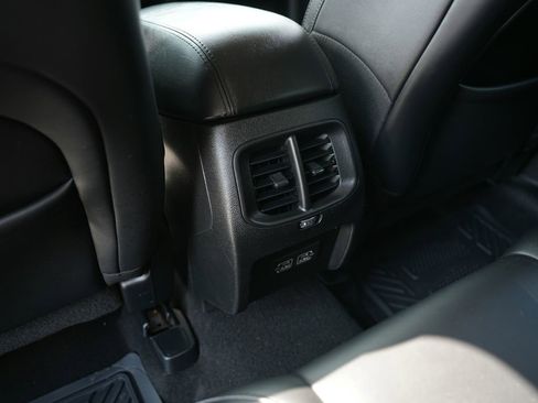 Used 2021 Jeep Cherokee Latitude Plus AWD/4WD image 24